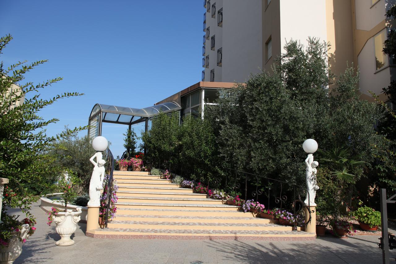 Hotel Plaza Llido Degli Estensi Exterior foto
