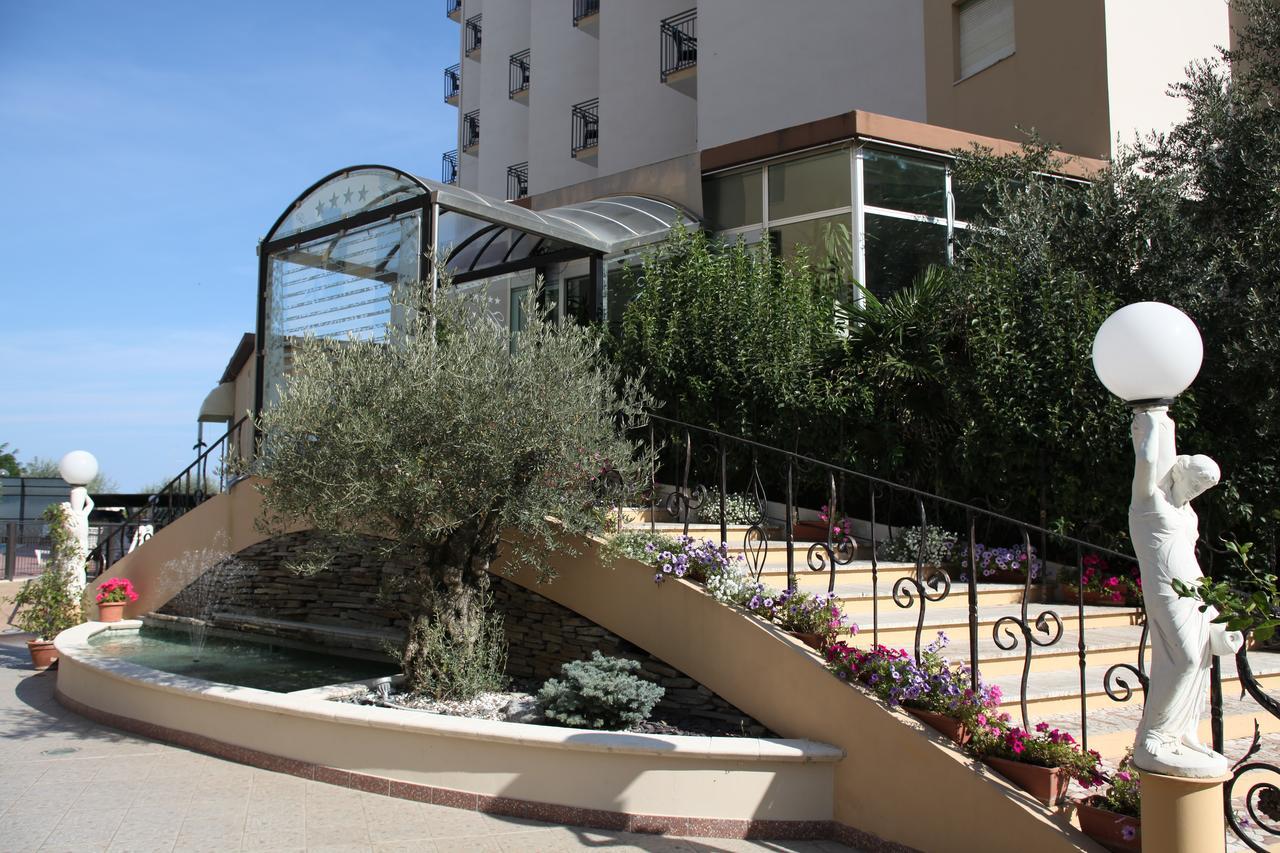 Hotel Plaza Llido Degli Estensi Exterior foto