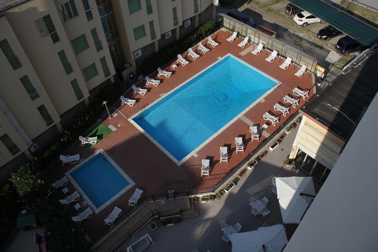 Hotel Plaza Llido Degli Estensi Exterior foto