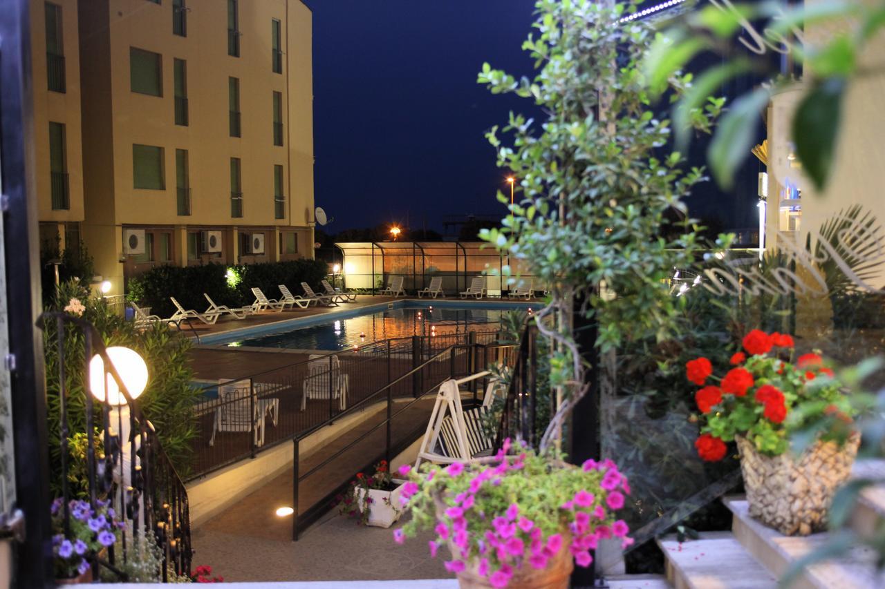 Hotel Plaza Llido Degli Estensi Exterior foto