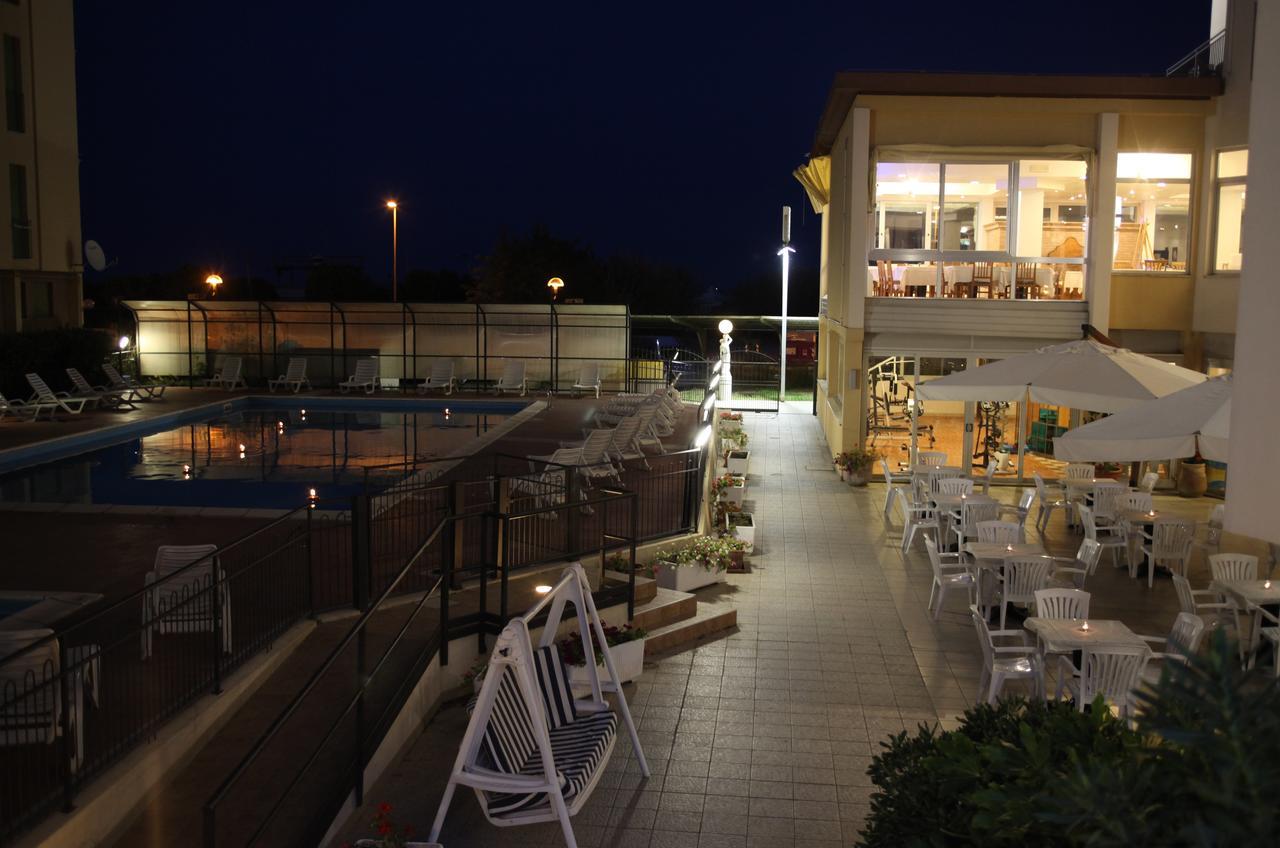 Hotel Plaza Llido Degli Estensi Exterior foto