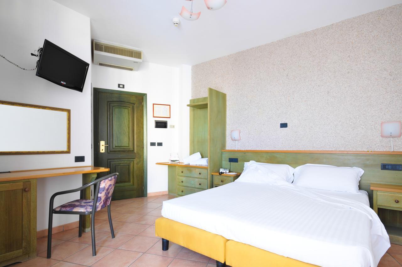 Hotel Plaza Llido Degli Estensi Exterior foto