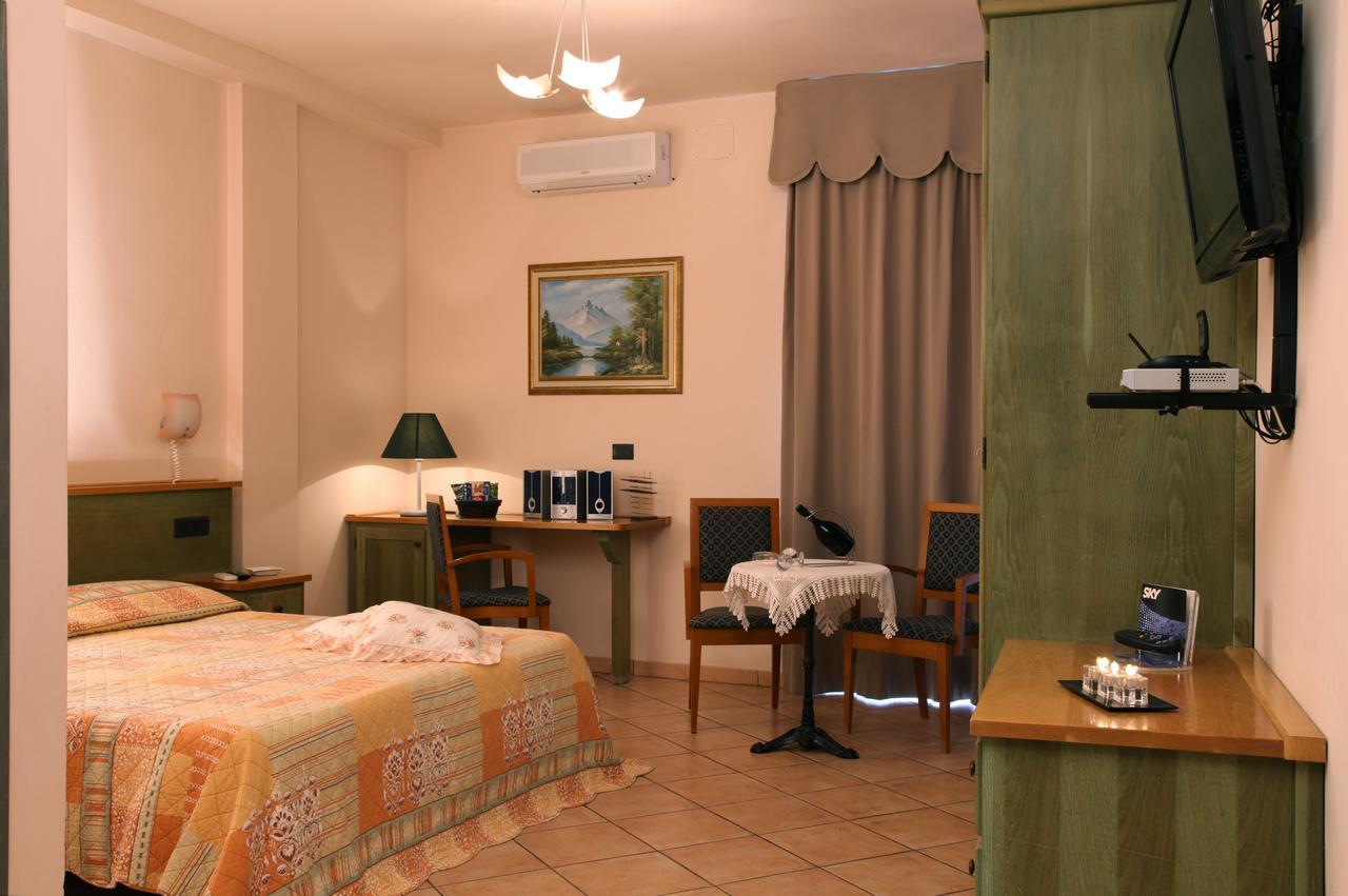 Hotel Plaza Llido Degli Estensi Exterior foto