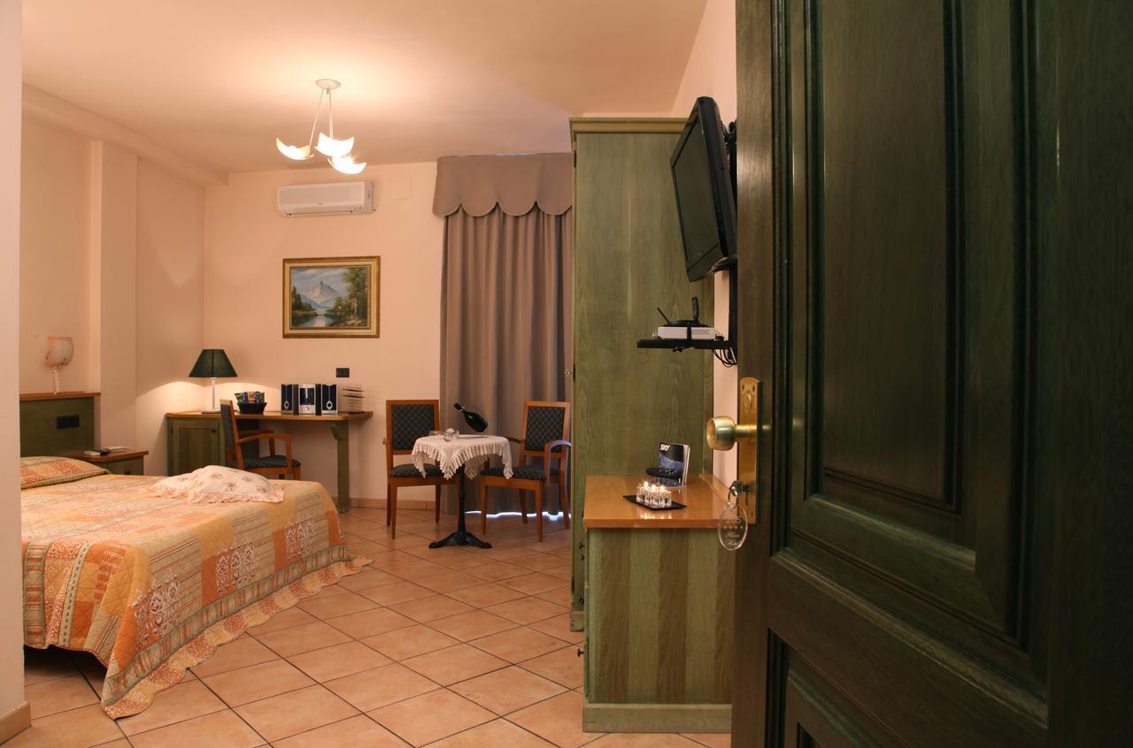 Hotel Plaza Llido Degli Estensi Exterior foto